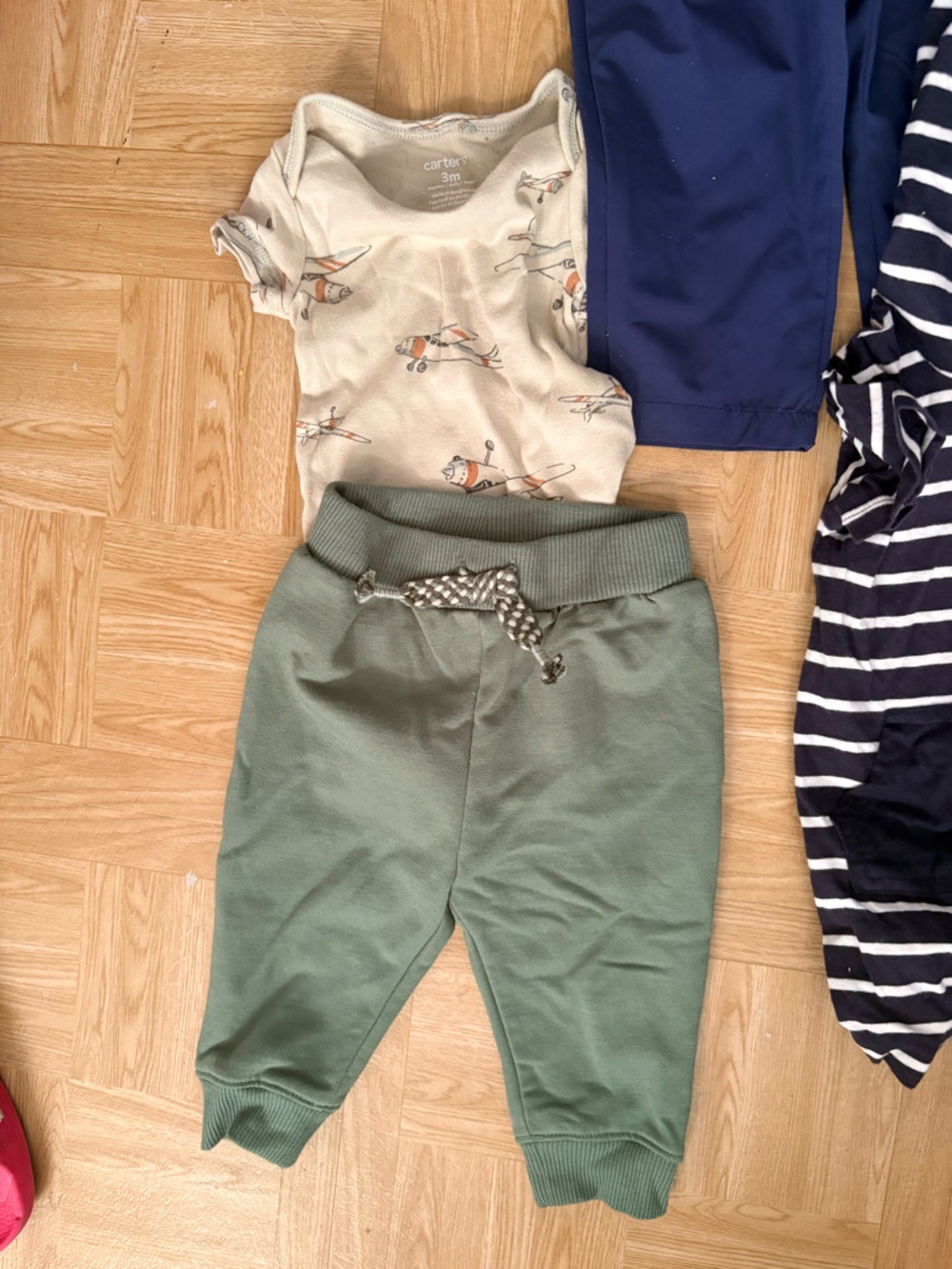 BABY BUNDLE - Picture 4 of 7